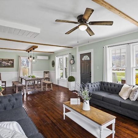 Charming 4 Bedroom Farmhouse With Large Backyard For Entertaining Mountain City Exterior foto
